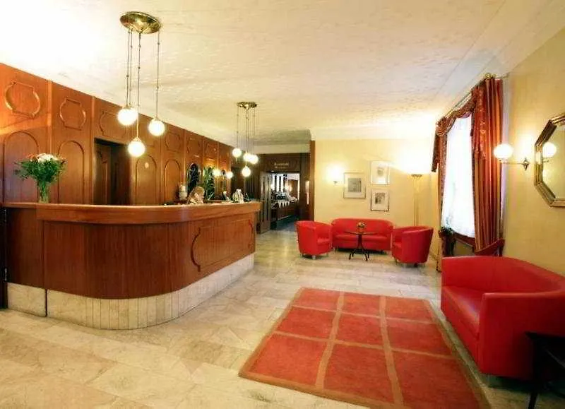 Hotel Carmen München 3*,